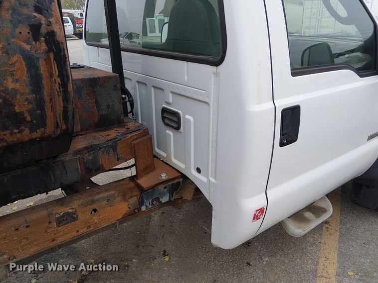image for item DU3735 2007 Ford F550 Tack distributor truck
