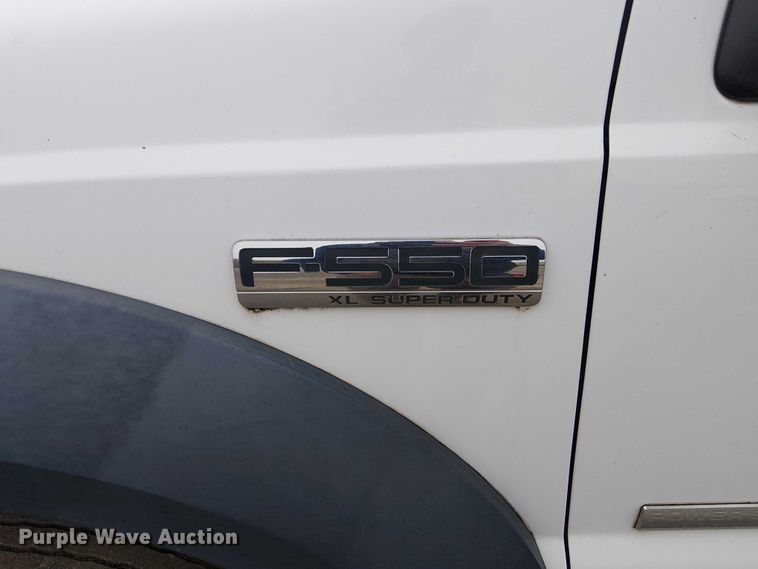 image for item DU3735 2007 Ford F550 Tack distributor truck