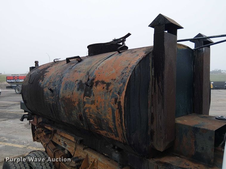 image for item DU3735 2007 Ford F550 Tack distributor truck