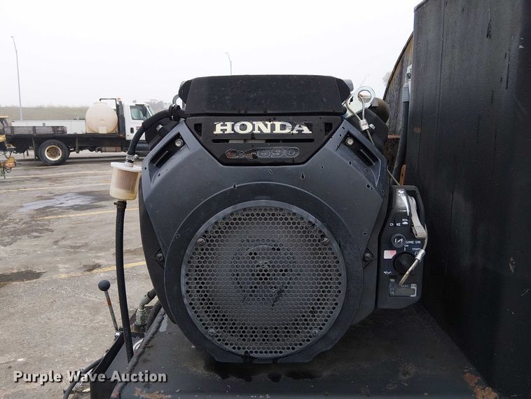 image for item DU3735 2007 Ford F550 Tack distributor truck