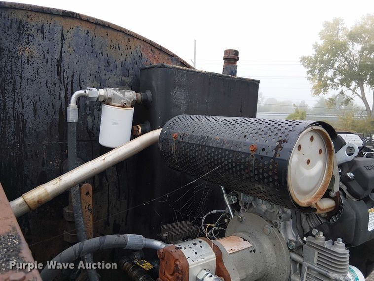 image for item DU3735 2007 Ford F550 Tack distributor truck