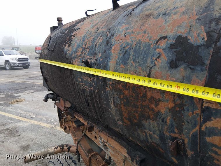 image for item DU3735 2007 Ford F550 Tack distributor truck