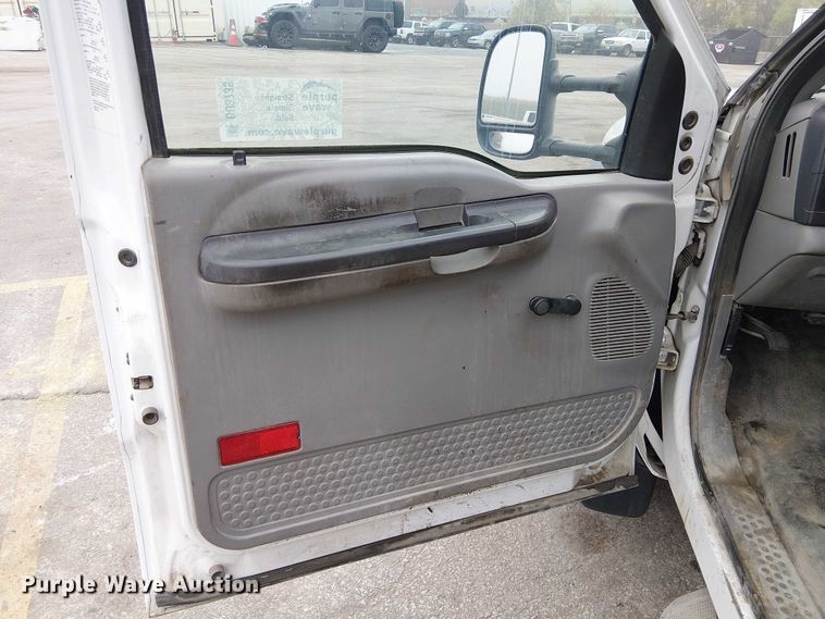 image for item DU3735 2007 Ford F550 Tack distributor truck