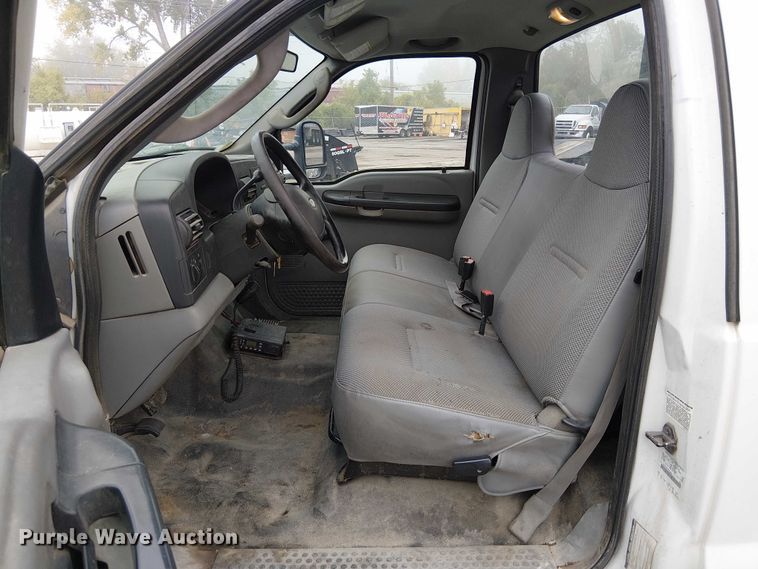 image for item DU3735 2007 Ford F550 Tack distributor truck