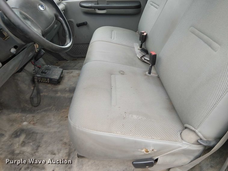 image for item DU3735 2007 Ford F550 Tack distributor truck