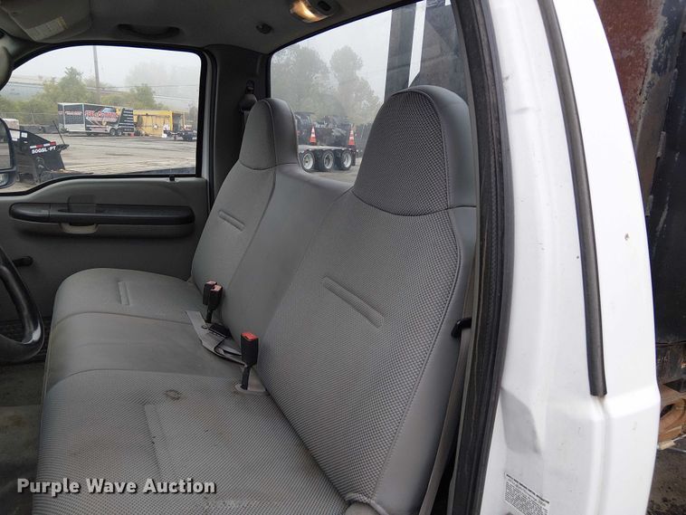 image for item DU3735 2007 Ford F550 Tack distributor truck