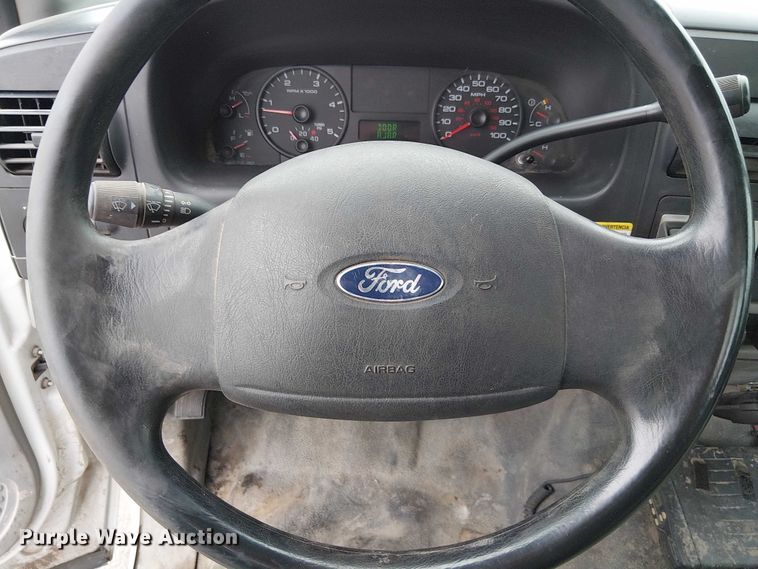 image for item DU3735 2007 Ford F550 Tack distributor truck