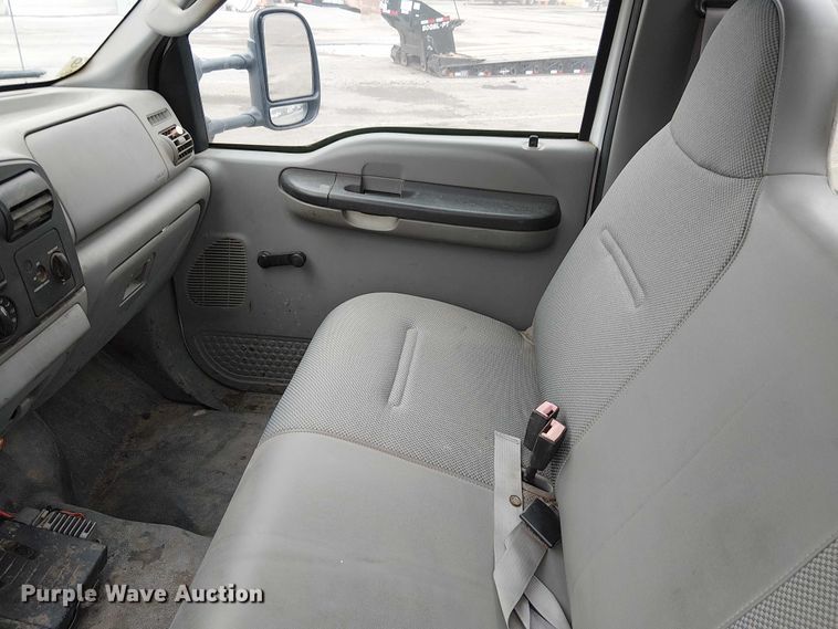 image for item DU3735 2007 Ford F550 Tack distributor truck