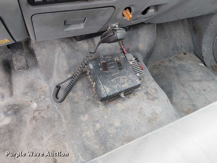 image for item DU3735 2007 Ford F550 Tack distributor truck