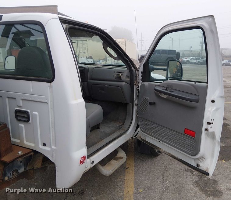 image for item DU3735 2007 Ford F550 Tack distributor truck