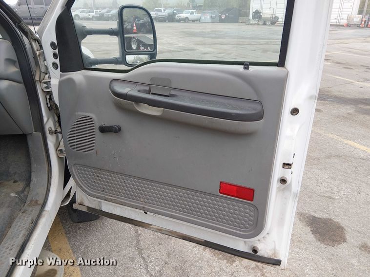 image for item DU3735 2007 Ford F550 Tack distributor truck