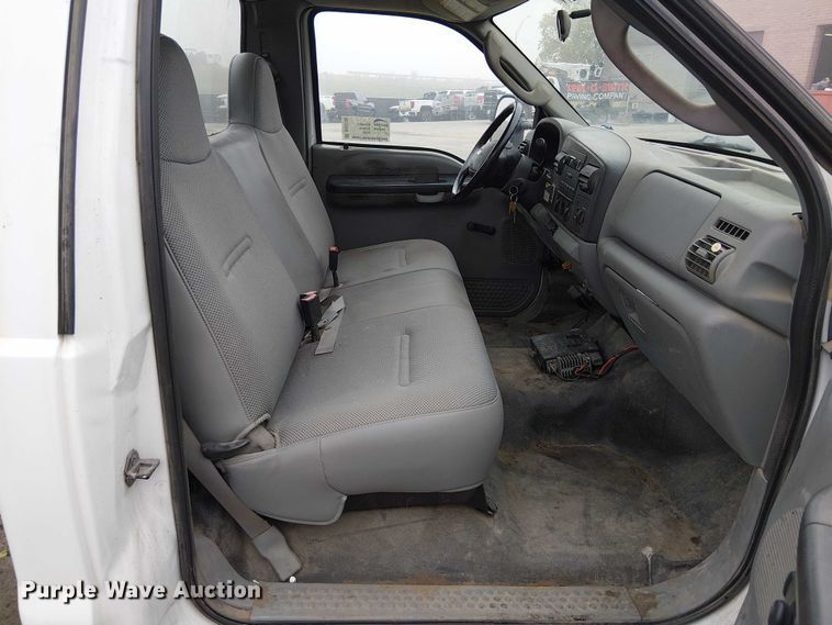 image for item DU3735 2007 Ford F550 Tack distributor truck