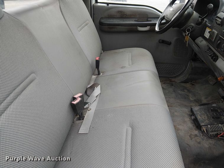 image for item DU3735 2007 Ford F550 Tack distributor truck