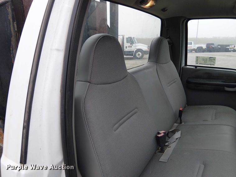 image for item DU3735 2007 Ford F550 Tack distributor truck