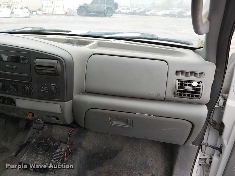 image for item DU3735 2007 Ford F550 Tack distributor truck