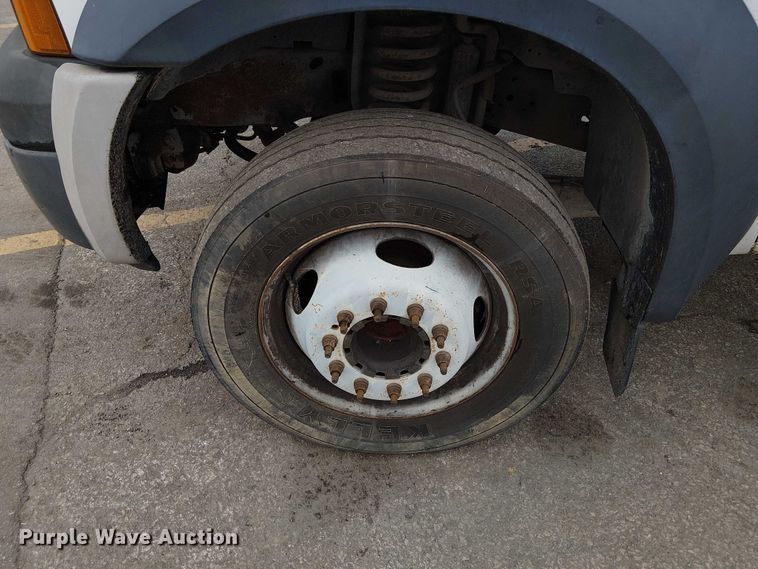 image for item DU3735 2007 Ford F550 Tack distributor truck