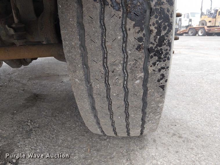 image for item DU3735 2007 Ford F550 Tack distributor truck