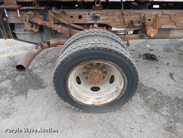 image for item DU3735 2007 Ford F550 Tack distributor truck