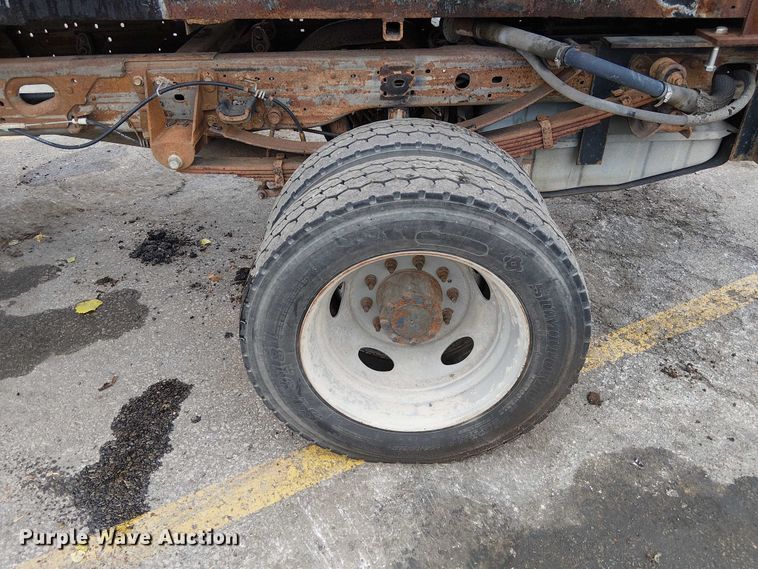image for item DU3735 2007 Ford F550 Tack distributor truck