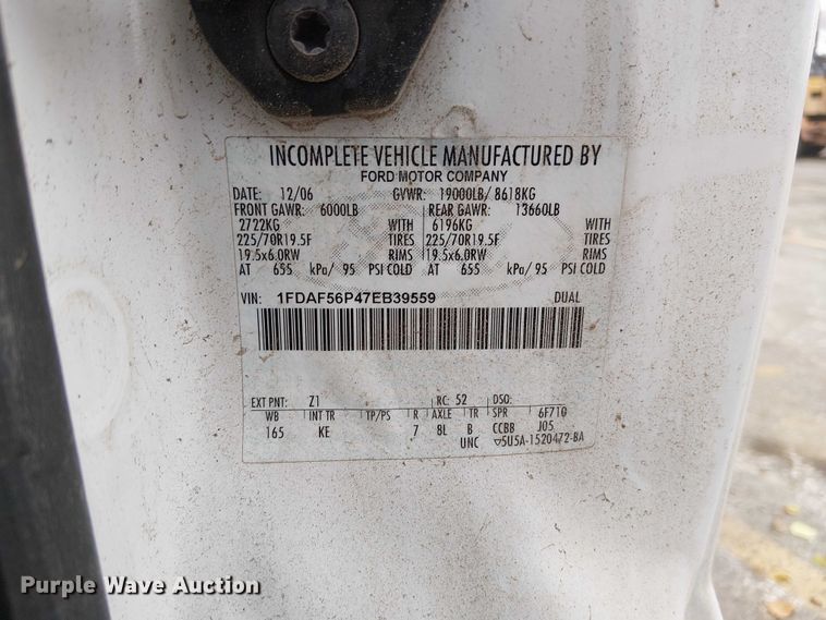 image for item DU3735 2007 Ford F550 Tack distributor truck