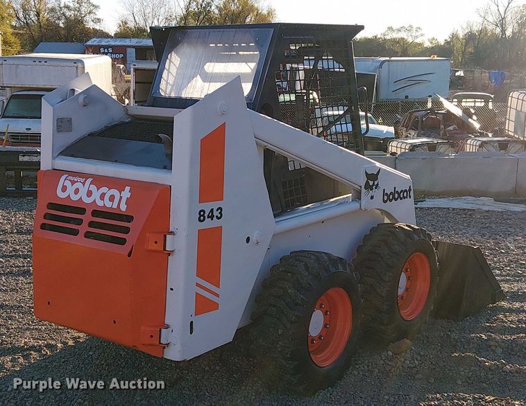 MINI CARGADOR SOBRE RUEDAS 1986 BOBCAT 843