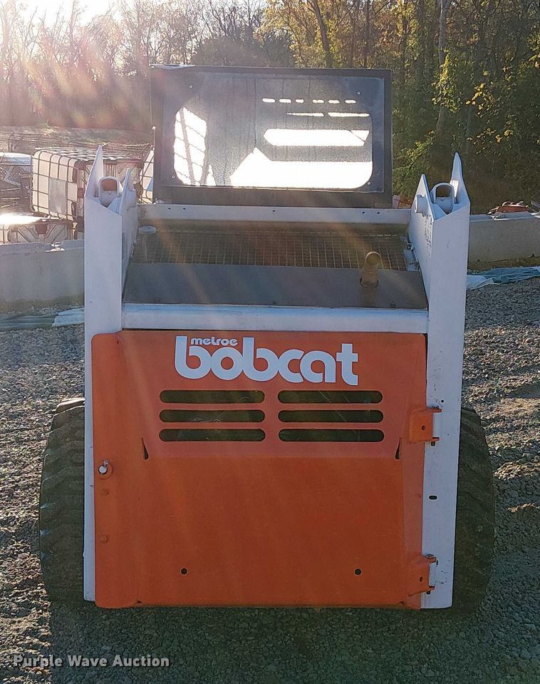 image for item DU3745 1986 Bobcat 843 skid steer loader