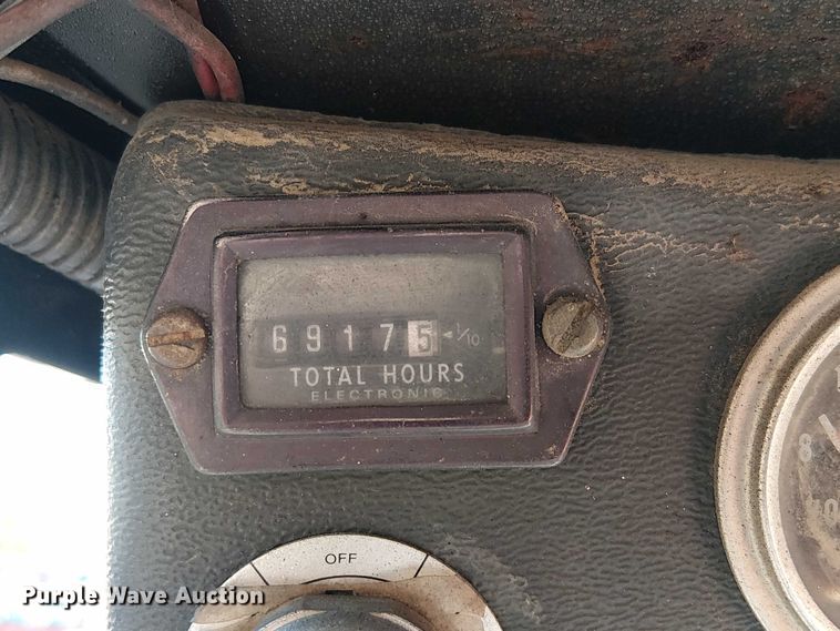 image for item DU3745 1986 Bobcat 843 skid steer loader