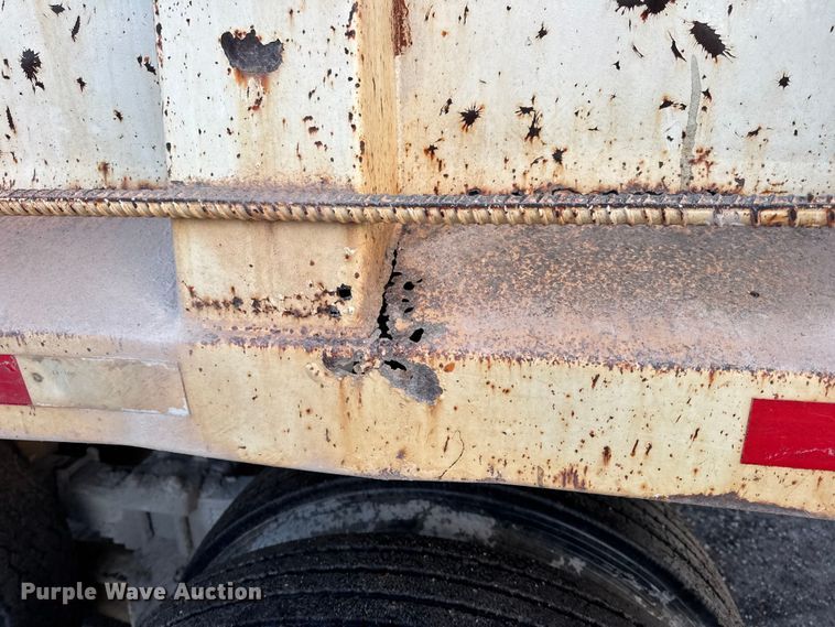 image for item DW6643 1990 Ford L9000 dump truck