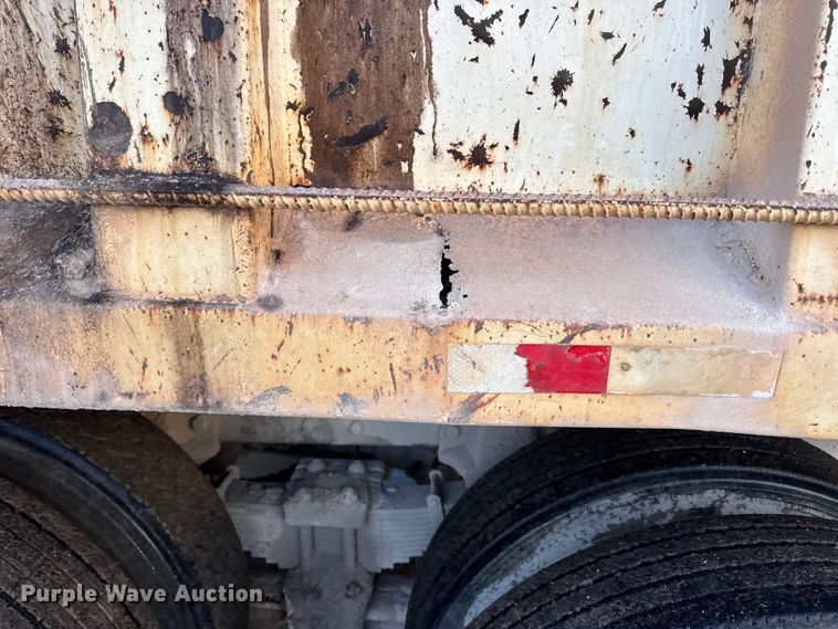 image for item DW6643 1990 Ford L9000 dump truck