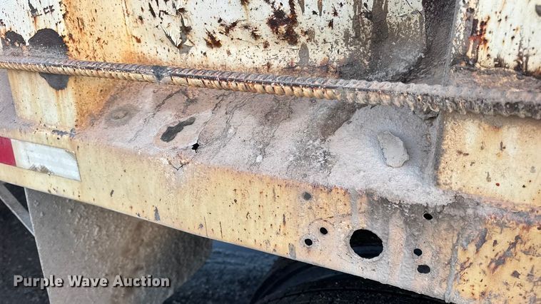 image for item DW6643 1990 Ford L9000 dump truck