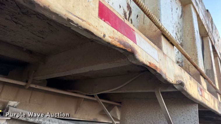 image for item DW6643 1990 Ford L9000 dump truck