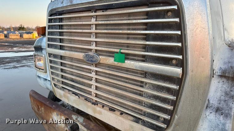 image for item DW6643 1990 Ford L9000 dump truck