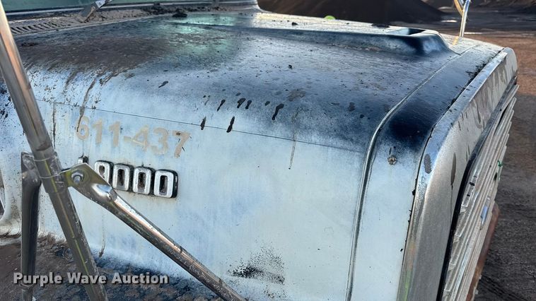 image for item DW6643 1990 Ford L9000 dump truck