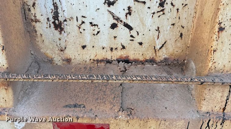 image for item DW6643 1990 Ford L9000 dump truck