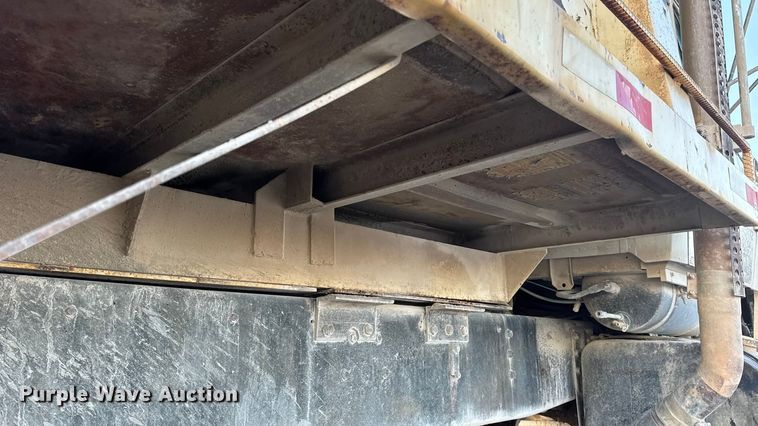 image for item DW6643 1990 Ford L9000 dump truck