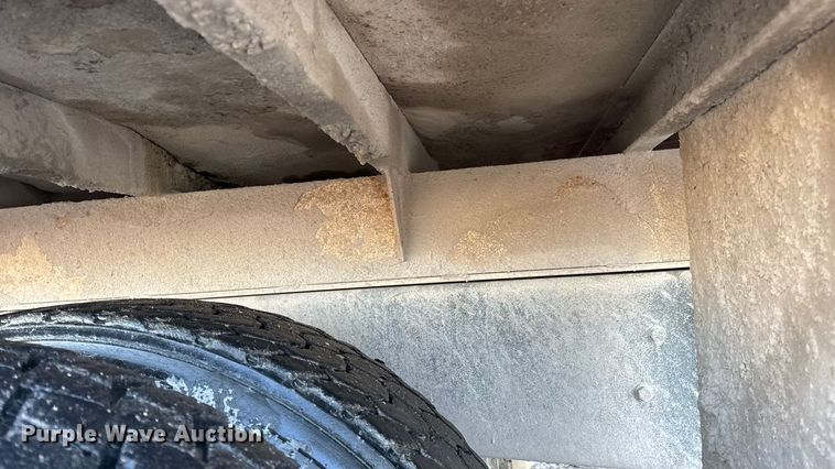 image for item DW6643 1990 Ford L9000 dump truck