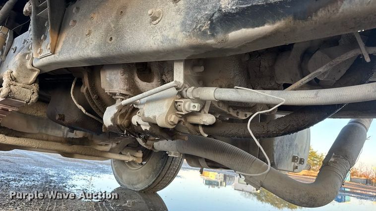 image for item DW6643 1990 Ford L9000 dump truck