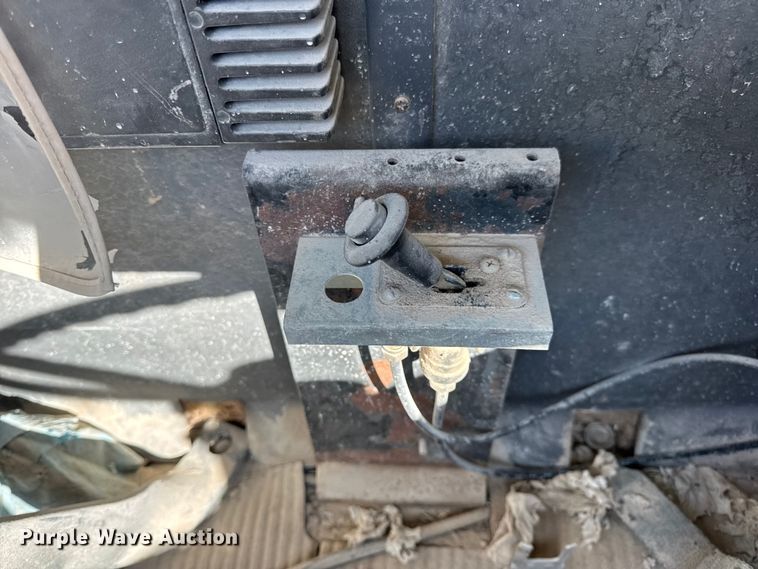 image for item DW6643 1990 Ford L9000 dump truck