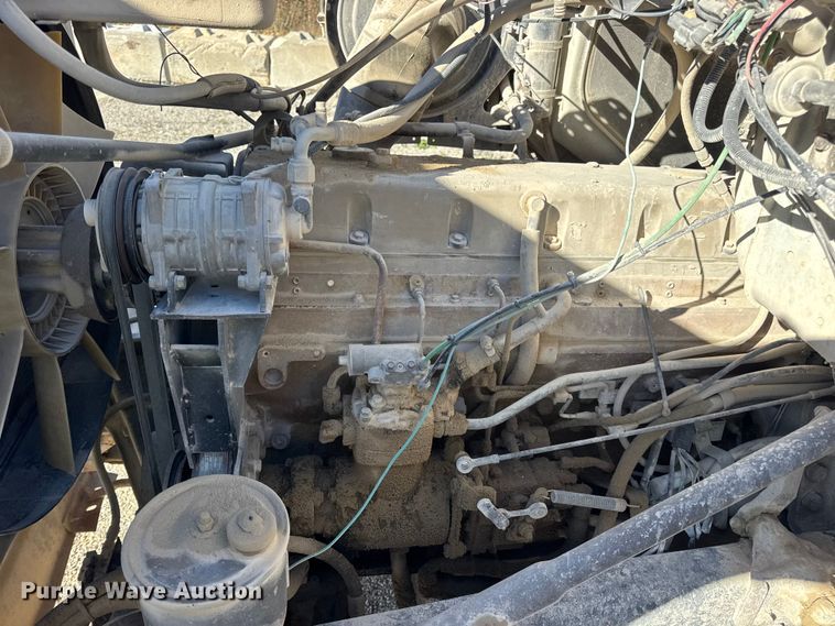 image for item DW6643 1990 Ford L9000 dump truck