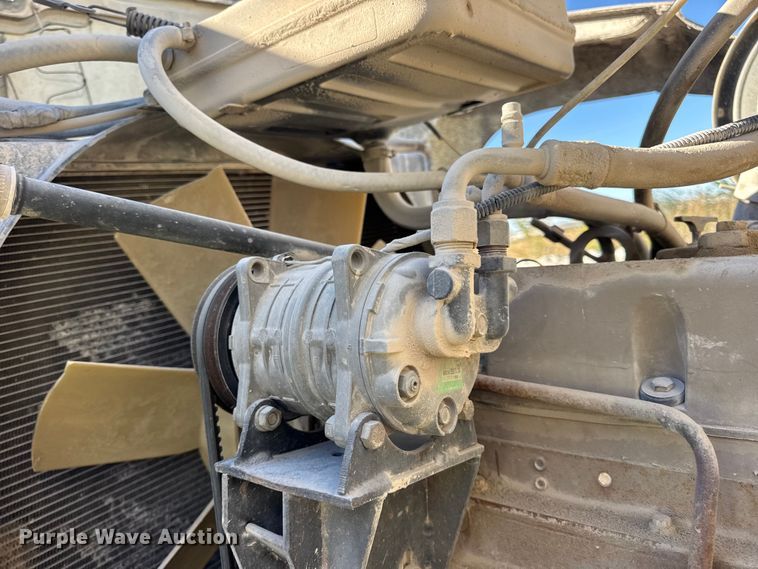 image for item DW6643 1990 Ford L9000 dump truck