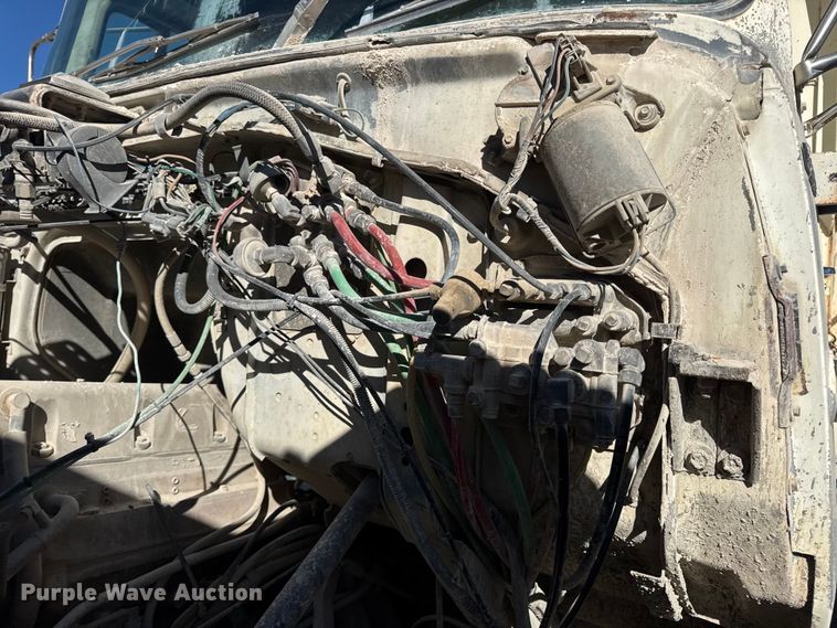 image for item DW6643 1990 Ford L9000 dump truck