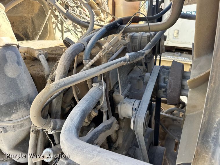 image for item DW6643 1990 Ford L9000 dump truck