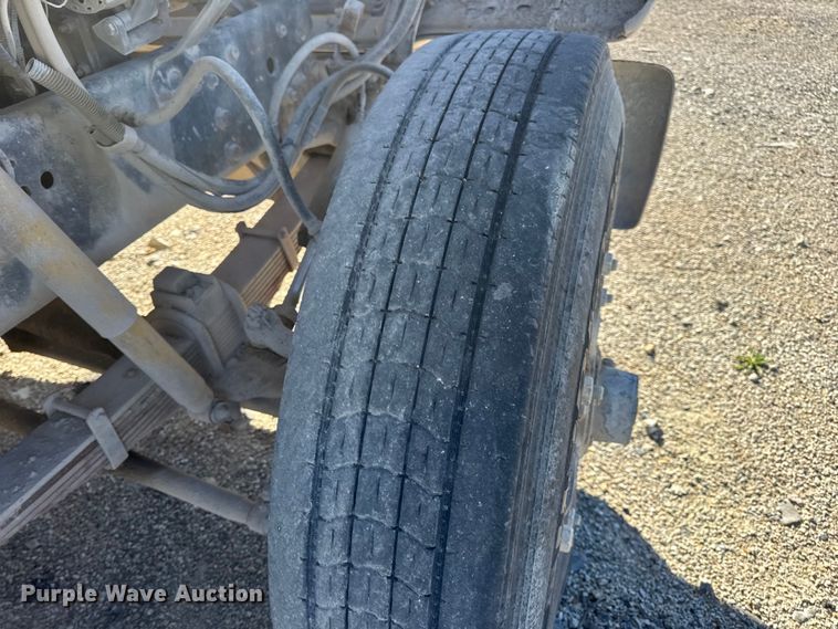 image for item DW6643 1990 Ford L9000 dump truck