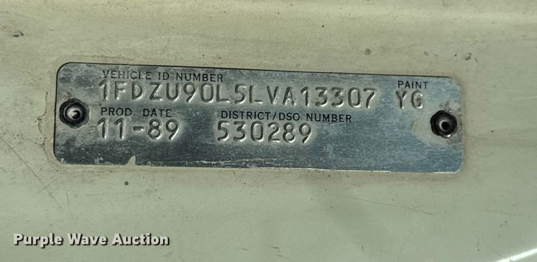 image for item DW6643 1990 Ford L9000 dump truck