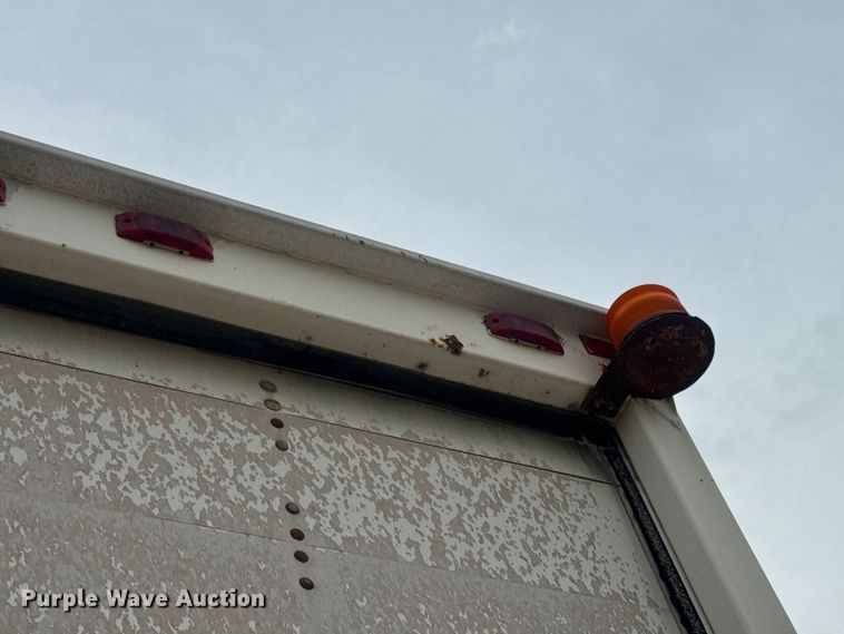 image for item DW6647 1992 International 8200 fuel / lube truck