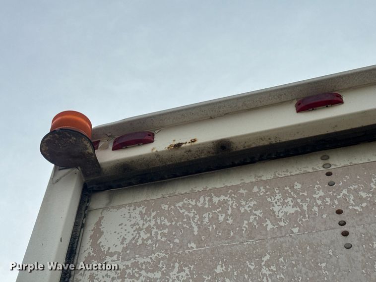 image for item DW6647 1992 International 8200 fuel / lube truck