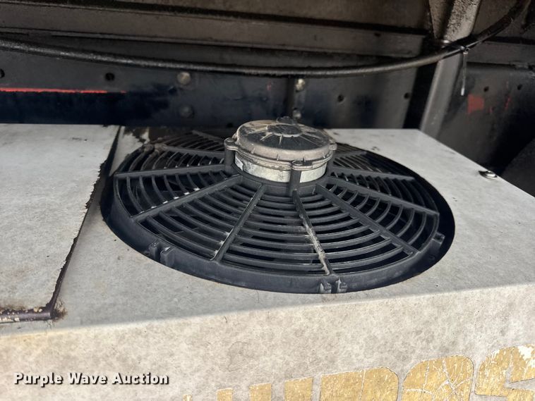 image for item DW6647 1992 International 8200 fuel / lube truck