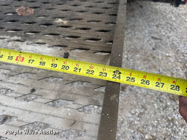 image for item DW6647 1992 International 8200 fuel / lube truck