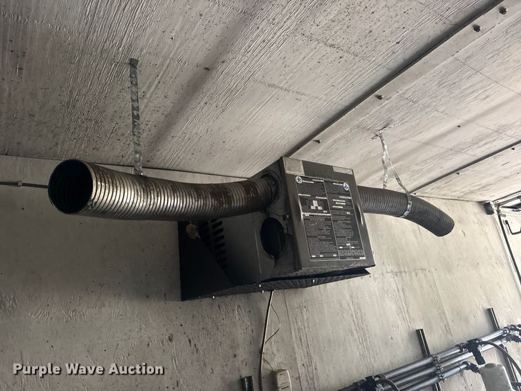 image for item DW6647 1992 International 8200 fuel / lube truck