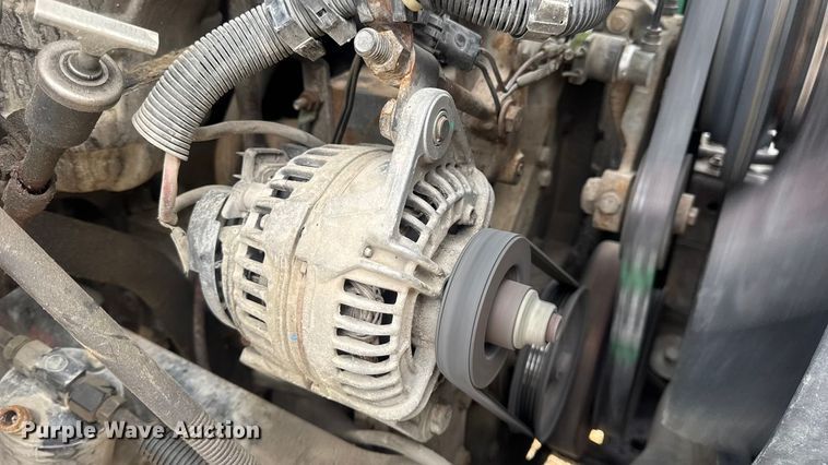 image for item DW6647 1992 International 8200 fuel / lube truck